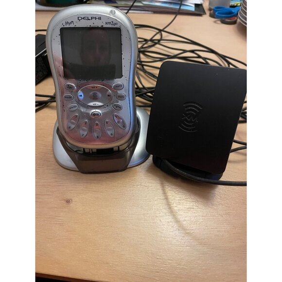 Sirius XM Mobile Handheld Home and Vehicle with Docking Station - Picture 2 of 9